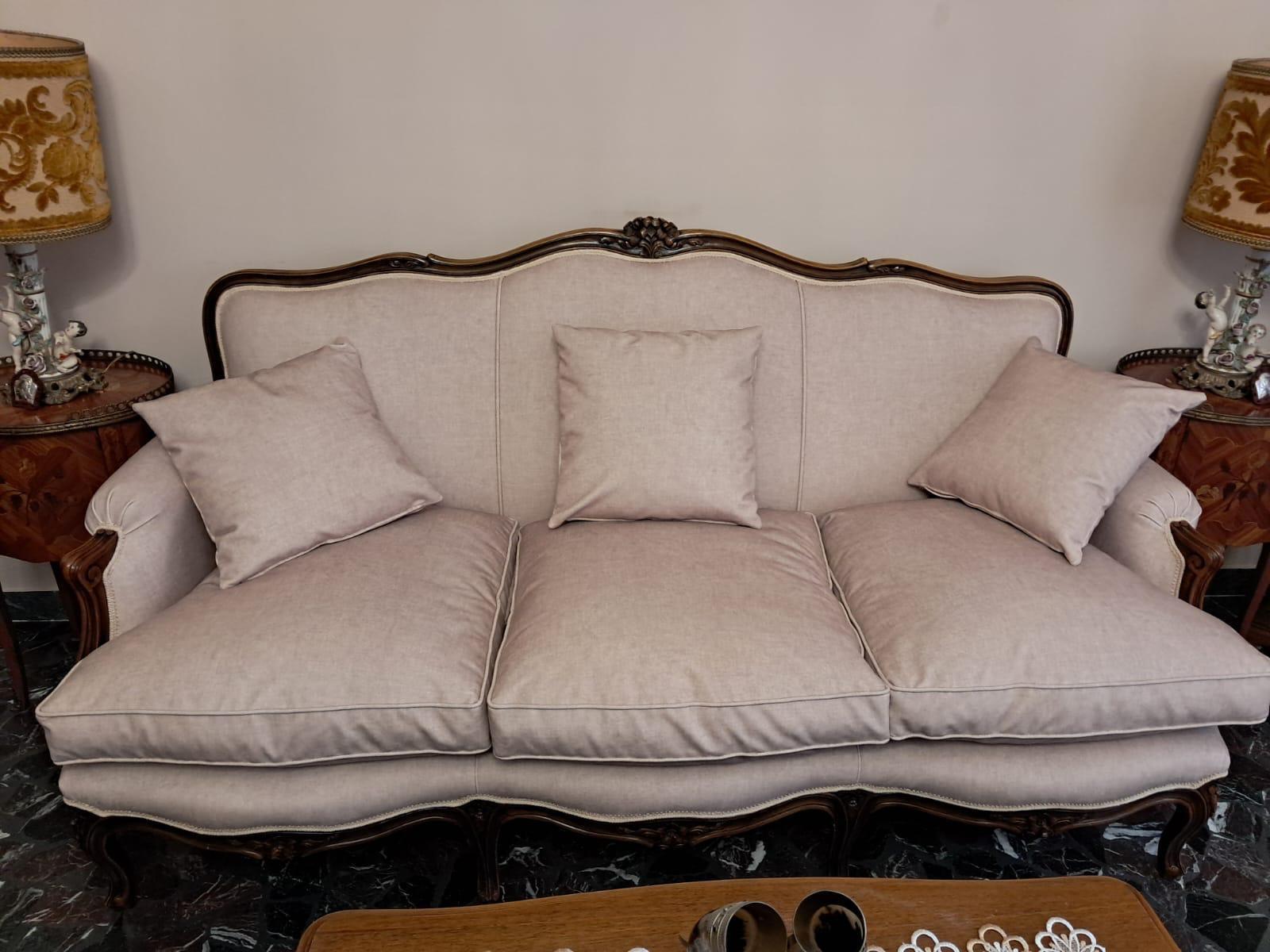 Divano Bergamini dopo il restauro
